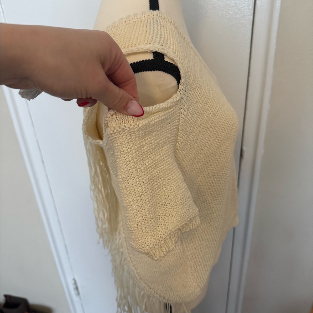 BCBGMaxAzria Cream V-Neck Sweater Relaxed Fit - Picture 4 of 5